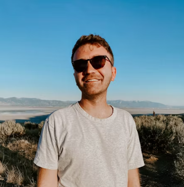 Robert<em> M. - Verified Review</em>